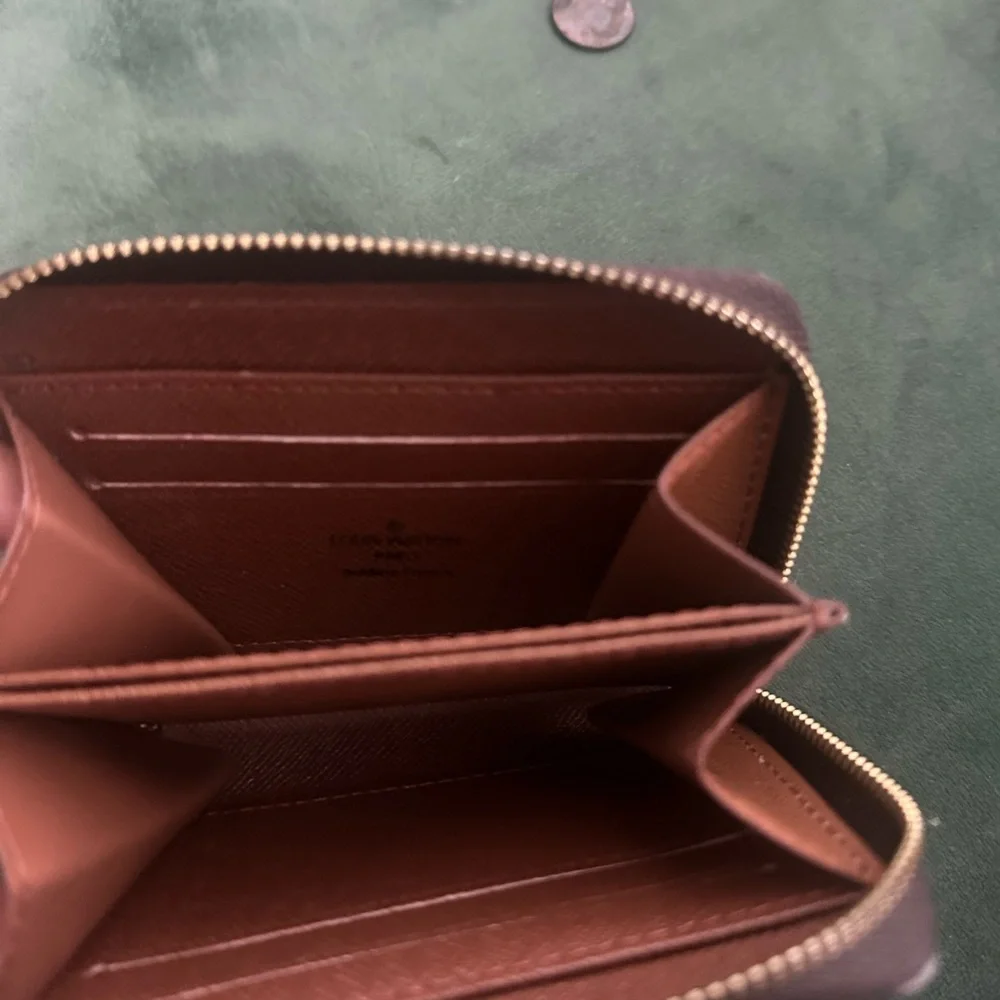Louis Vuitton Zippy Coin Purse - Picture 3 of 3